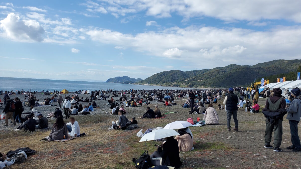 12時ころのブルーインパルス会場