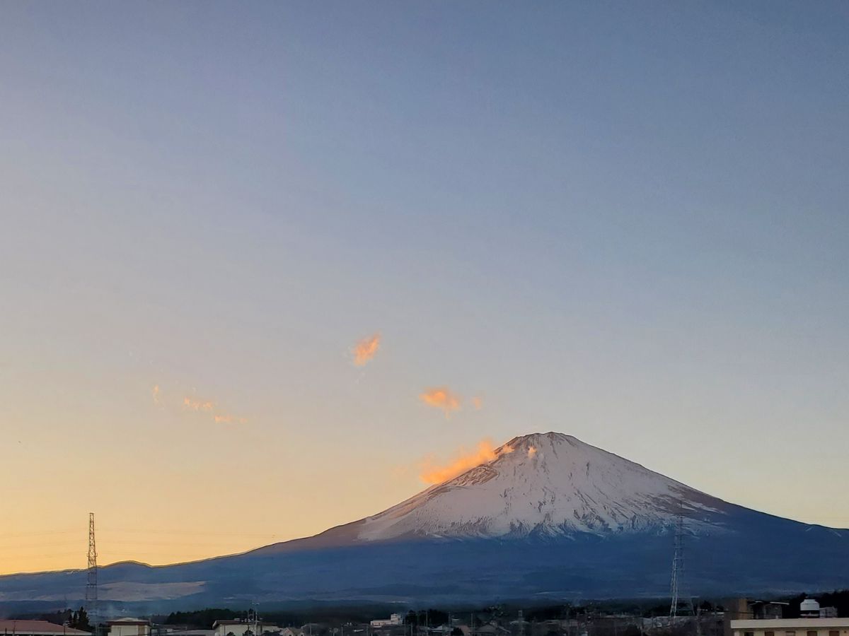 御殿場あたり高速からの富士山